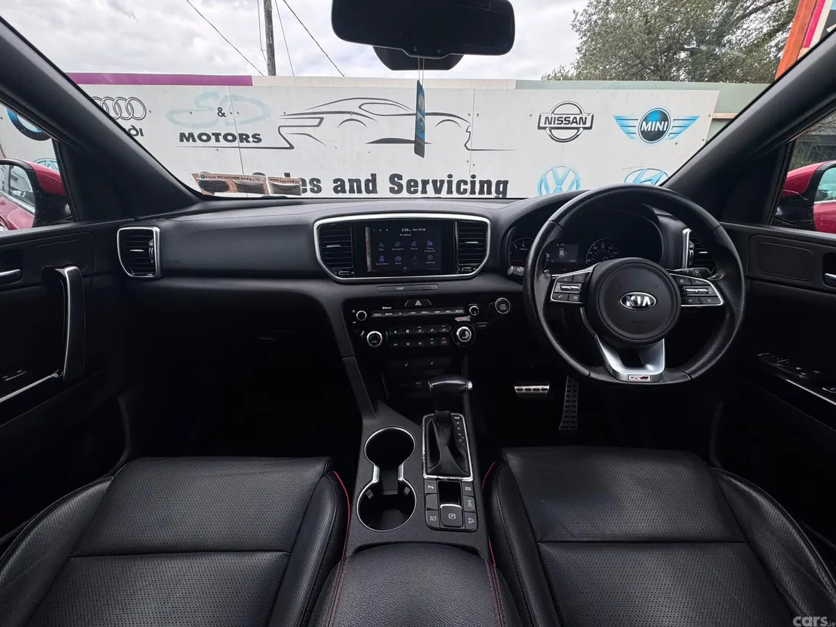 Kia Sportage SUV, Petrol, 2018, Red