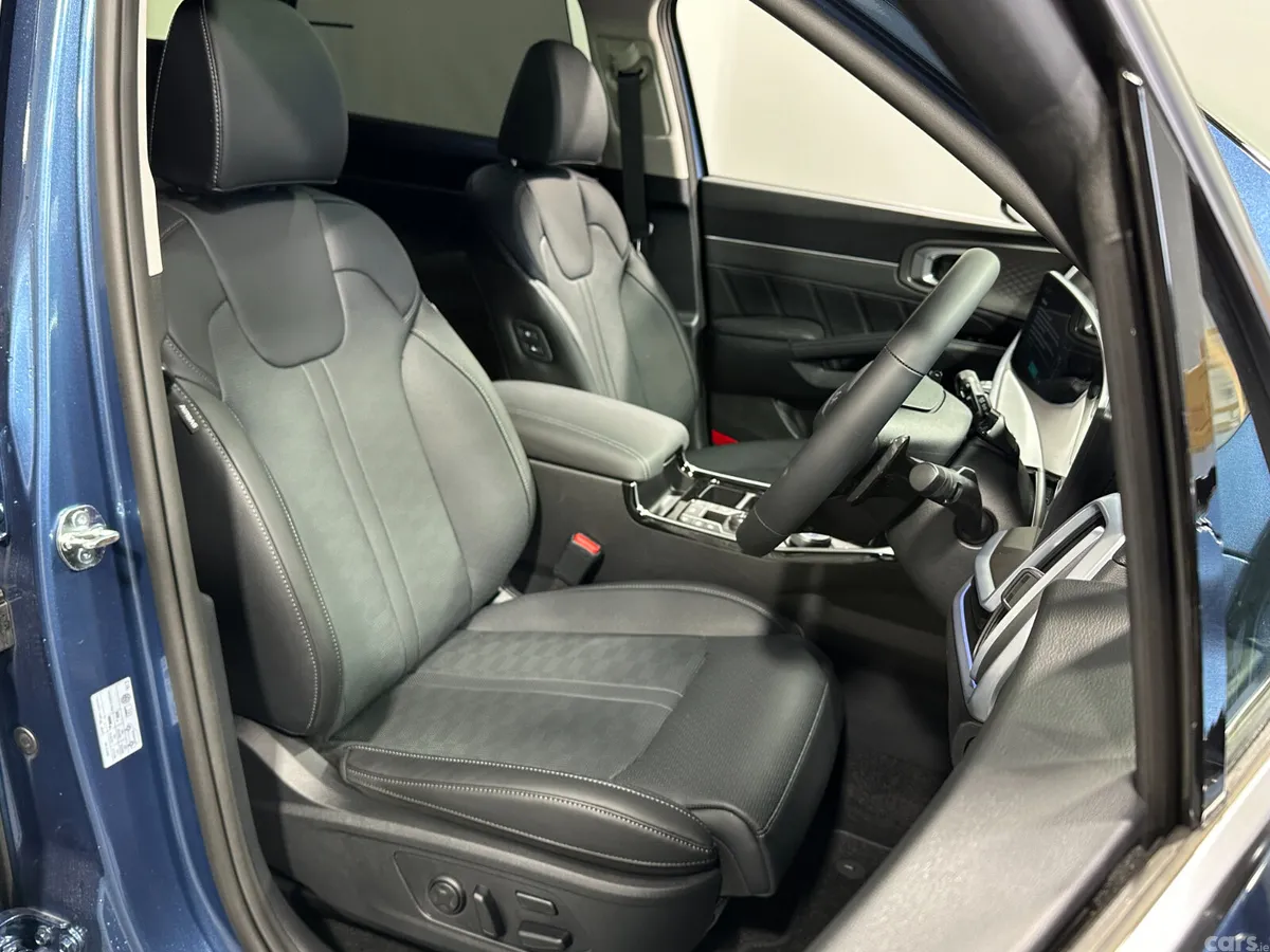 Kia Sorento SUV, Petrol Plug-in Hybrid, 2026, Blue
