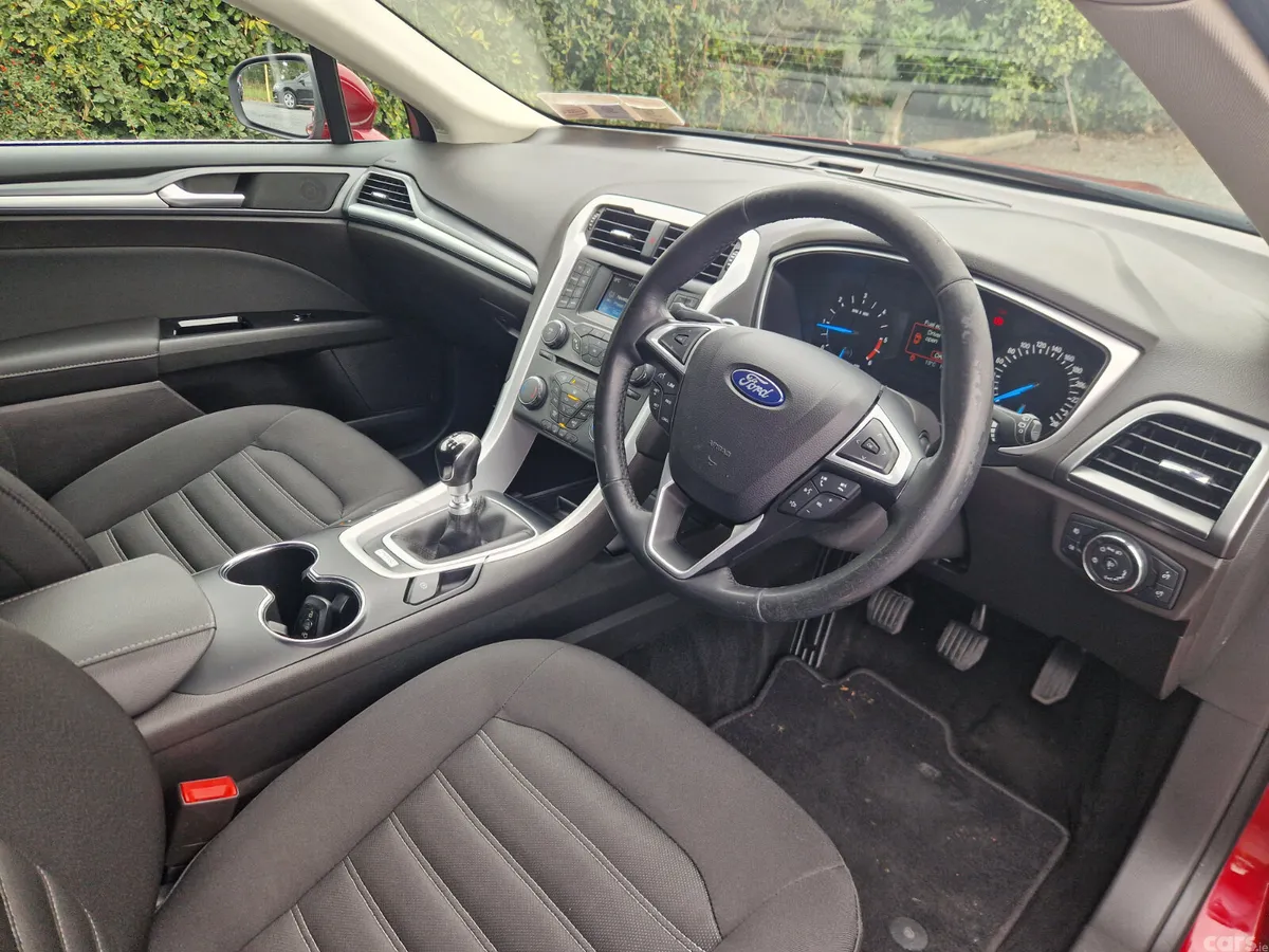 Ford Mondeo Hatchback, Diesel, 2018, Red