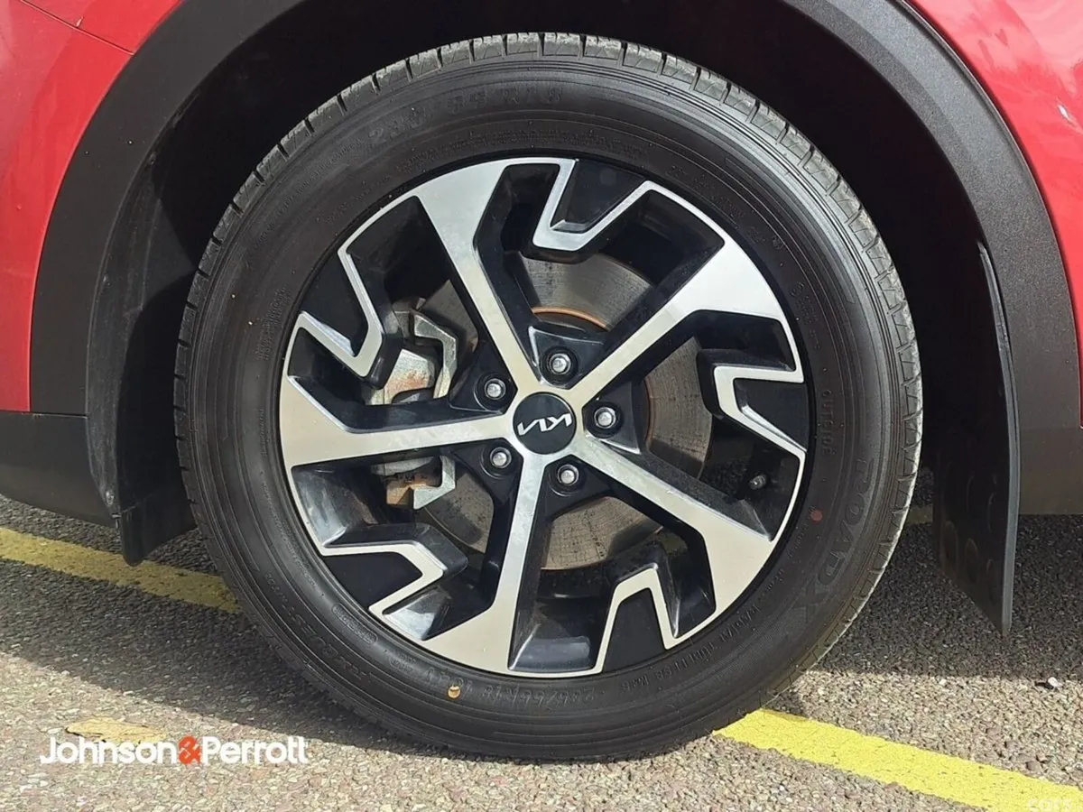 Kia Sportage SUV, Petrol Hybrid, 2023, Red