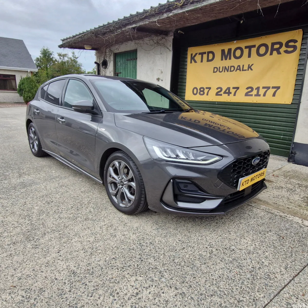 Ford Focus Hatchback, Diesel, 2023, Grey