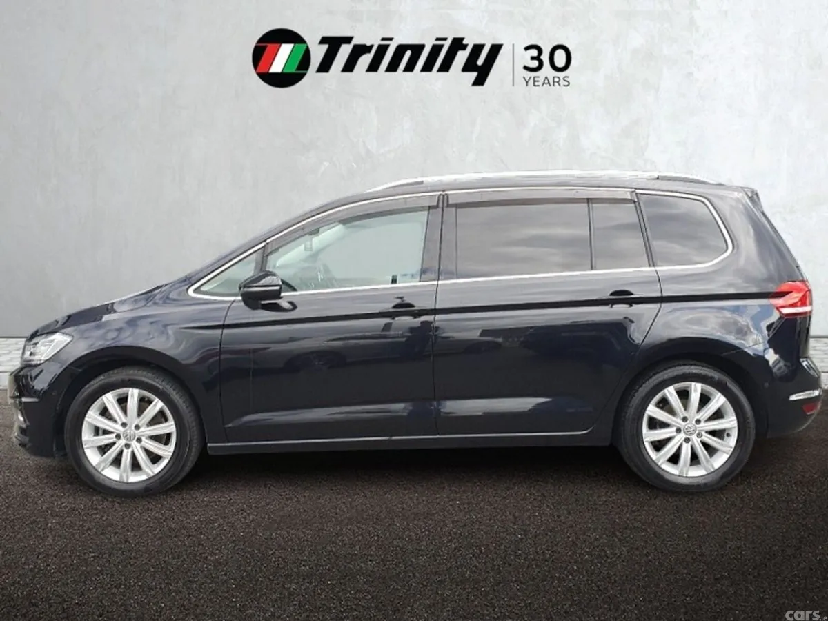 Volkswagen Touran MPV, Petrol, 2018, Black