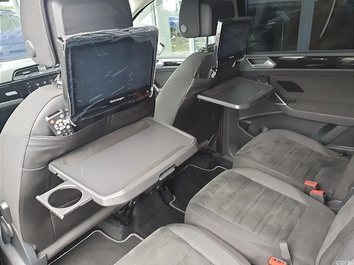 Volkswagen Touran MPV, Petrol, 2018, Black