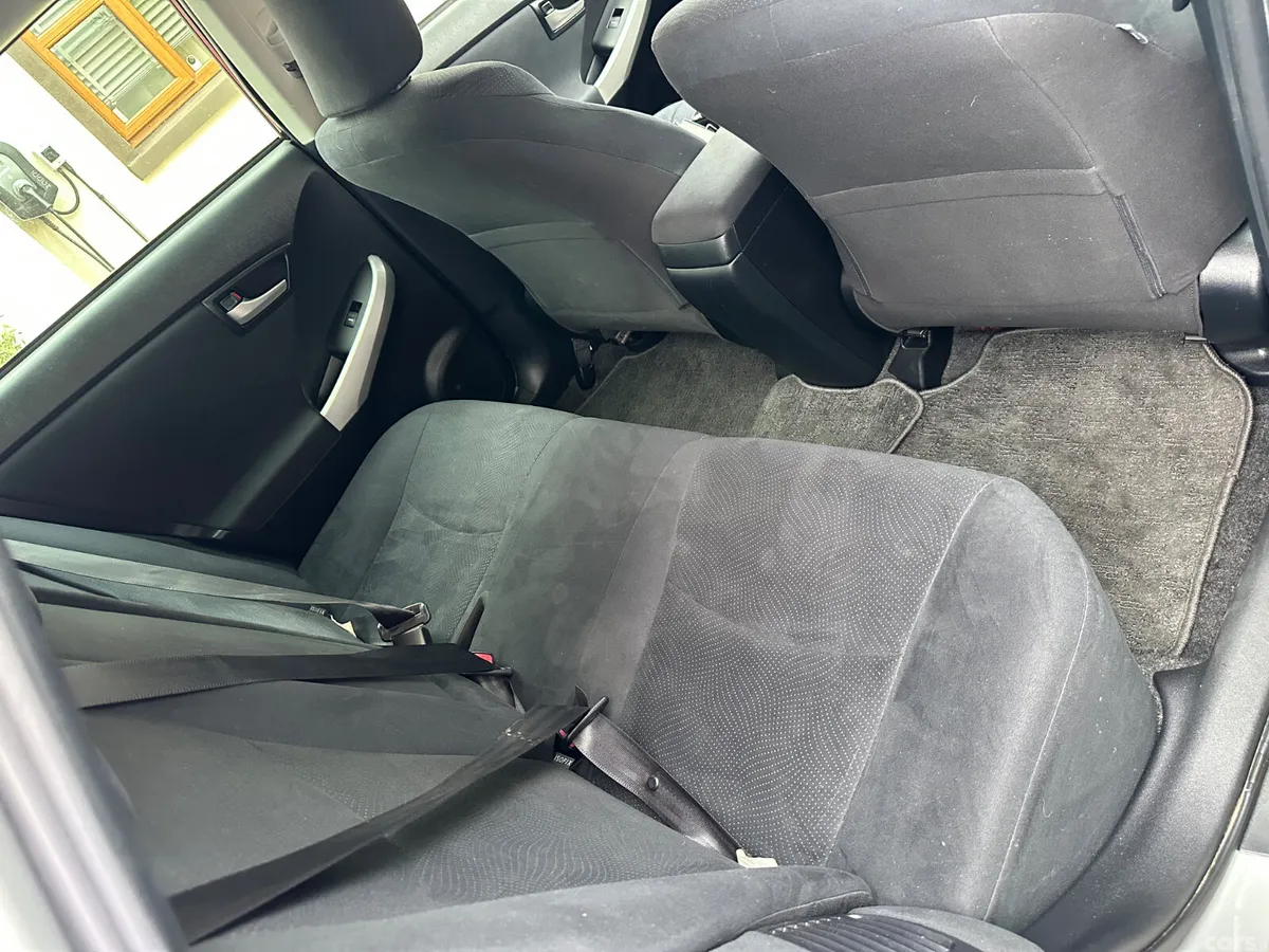 Toyota Prius Hatchback, Petrol Hybrid, 2012, Silver