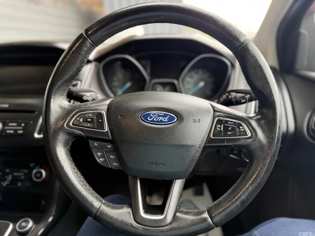 Ford Focus Hatchback, Diesel, 2017, Red