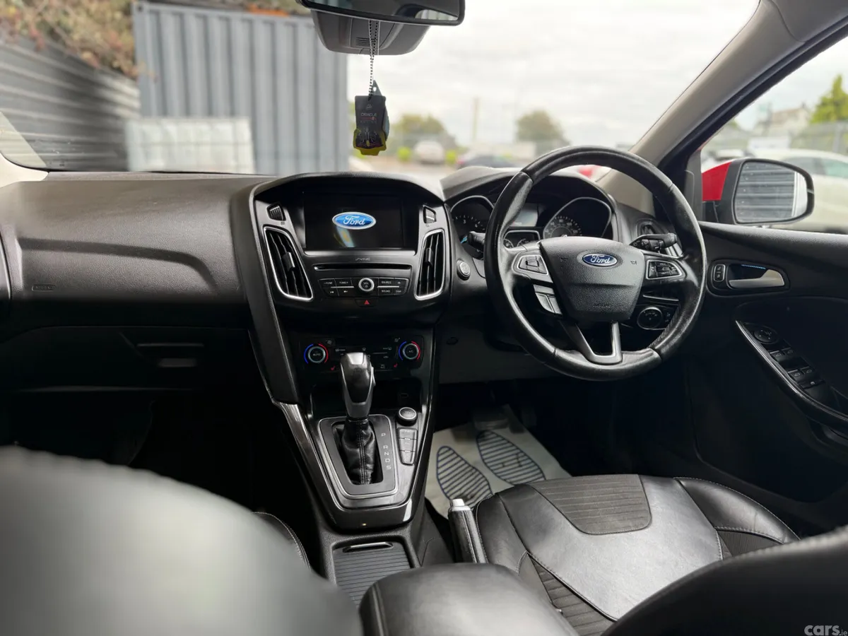 Ford Focus Hatchback, Diesel, 2017, Red