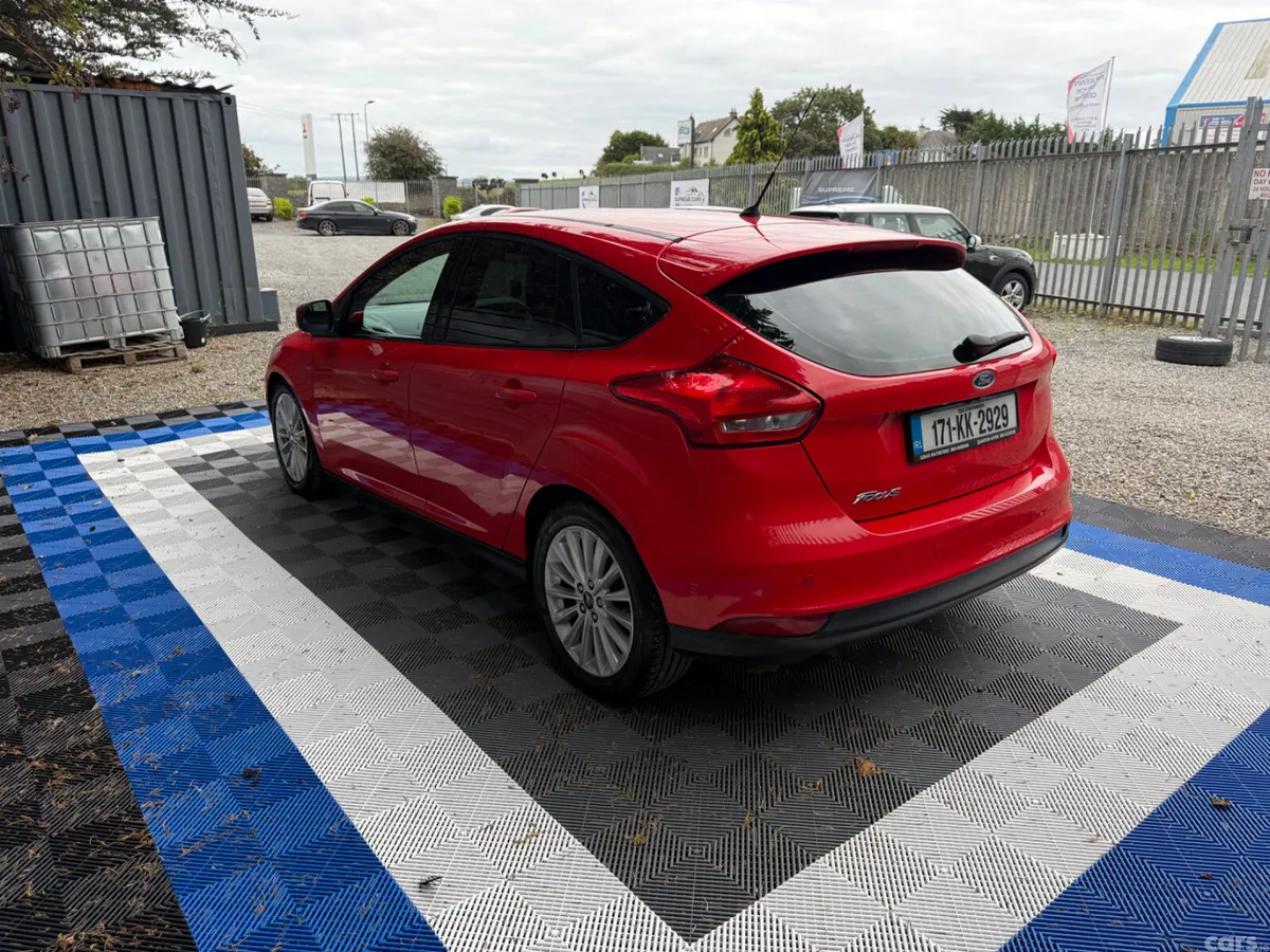 Ford Focus Hatchback, Diesel, 2017, Red