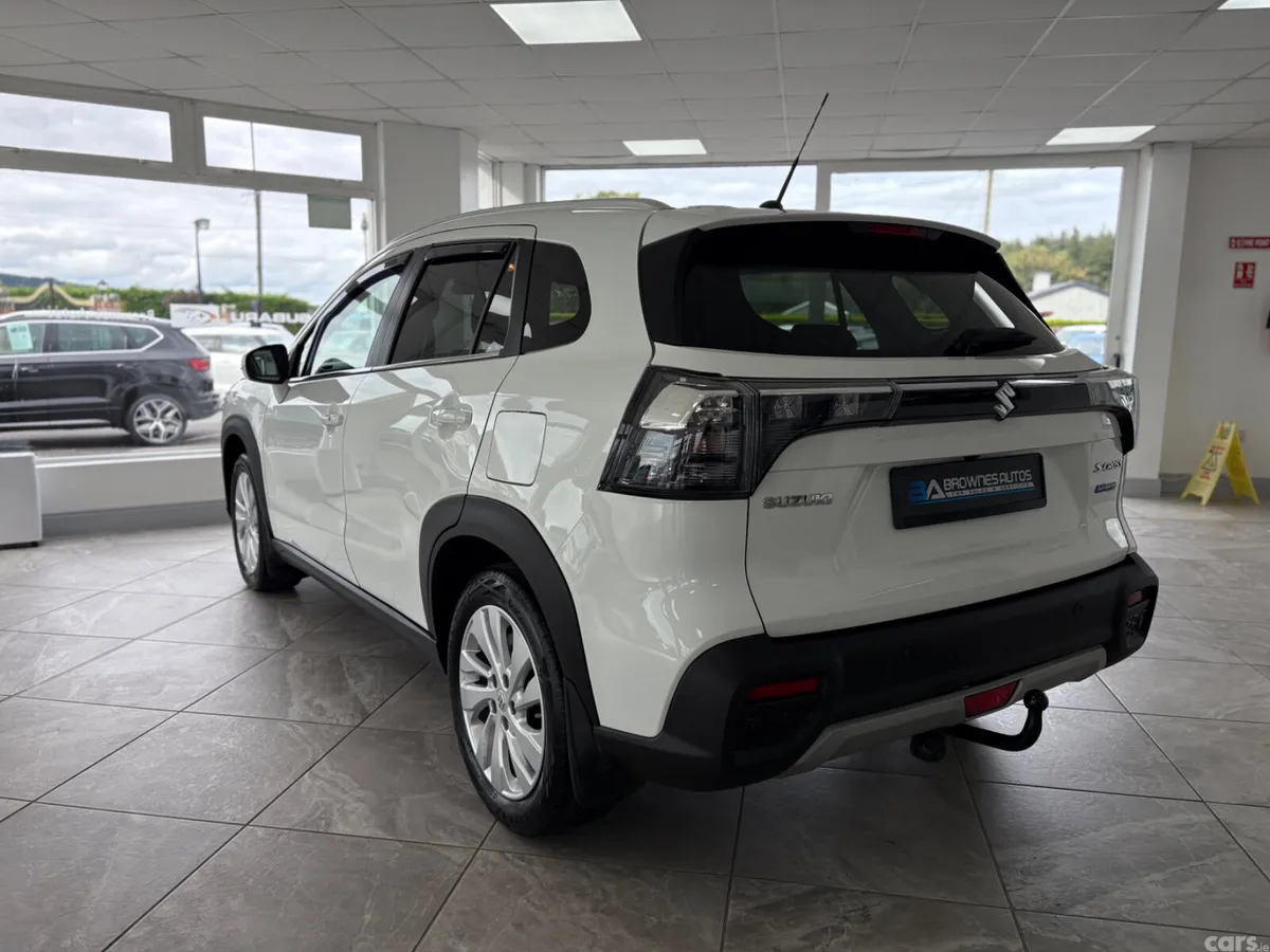 Suzuki S-CROSS SUV, Petrol Hybrid, 2023, White