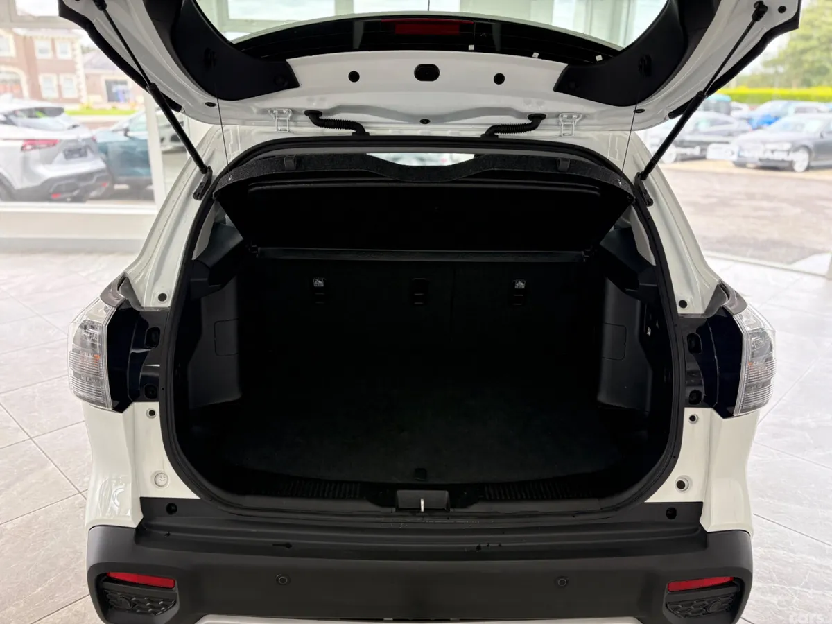 Suzuki S-CROSS SUV, Petrol Hybrid, 2023, White