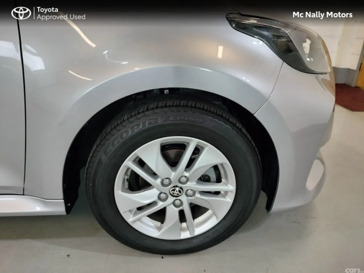 Toyota Yaris Hatchback, Petrol, 2024, Silver