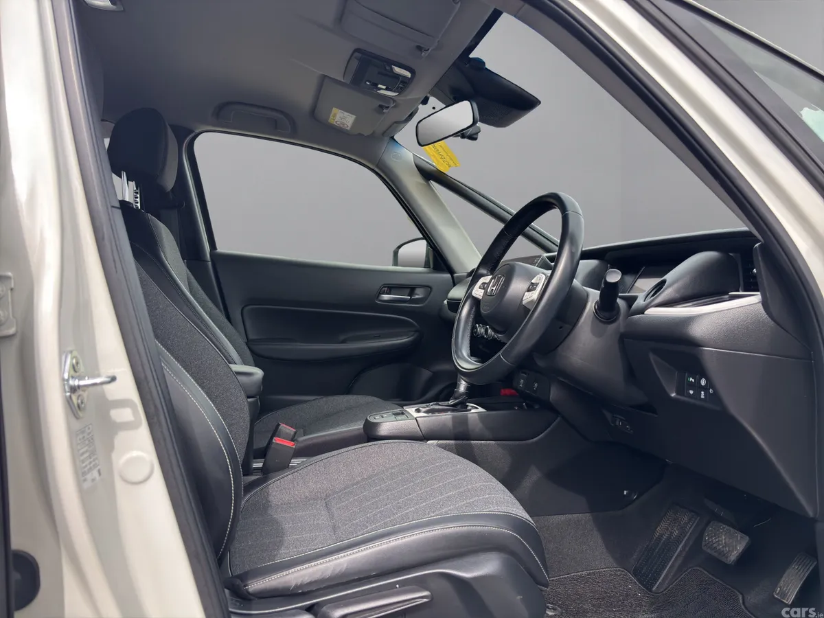 Honda Fit Hatchback, Petrol Hybrid, 2020, White