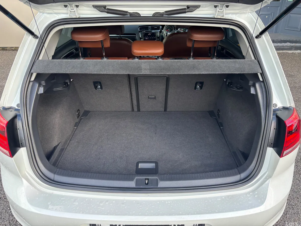 Volkswagen Golf Hatchback, Petrol, 2015, White