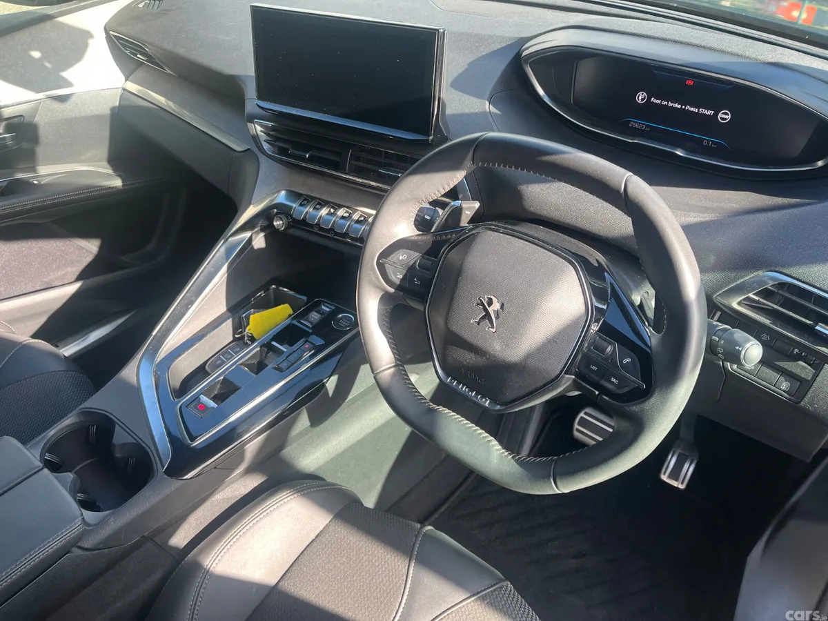 Peugeot 5008 MPV, Diesel, 2024, Blue