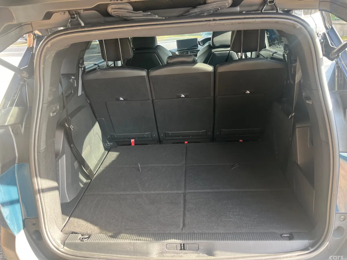 Peugeot 5008 MPV, Diesel, 2024, Blue