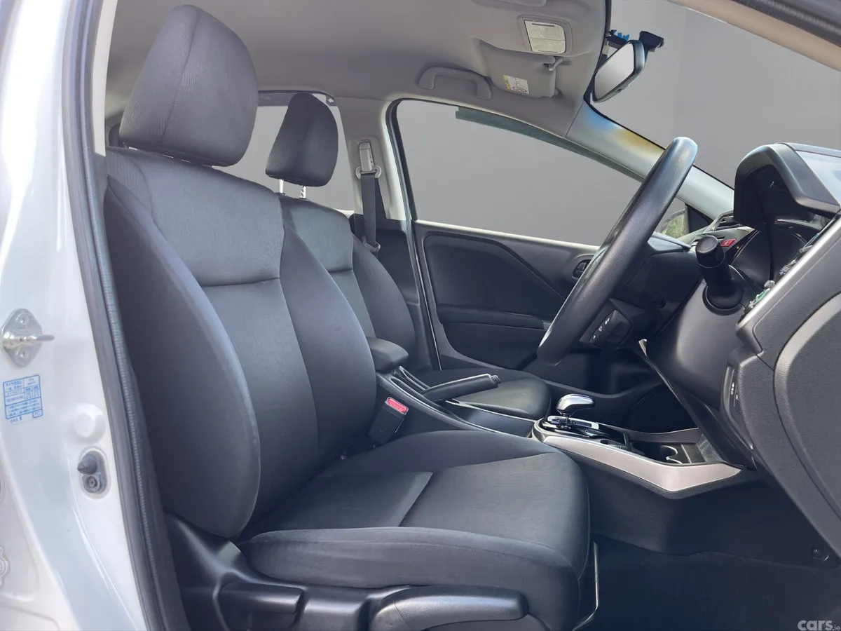 Honda Grace Hatchback, Petrol Hybrid, 2015, White