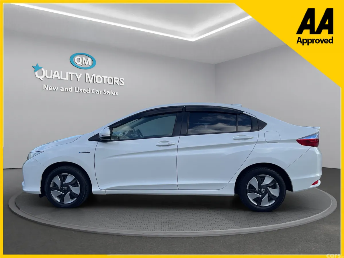 Honda Grace Hatchback, Petrol Hybrid, 2015, White