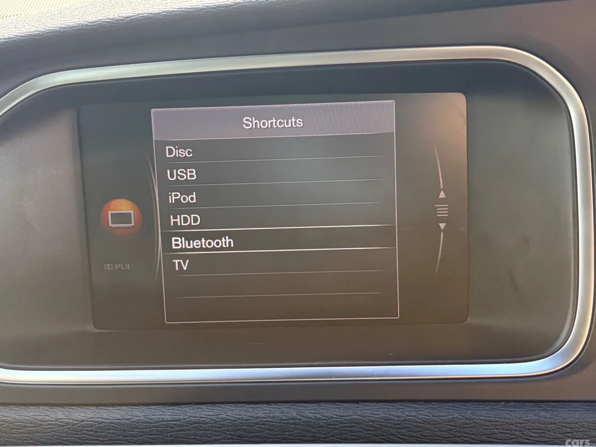 Volvo V40 Hatchback, Diesel, 2019, Black