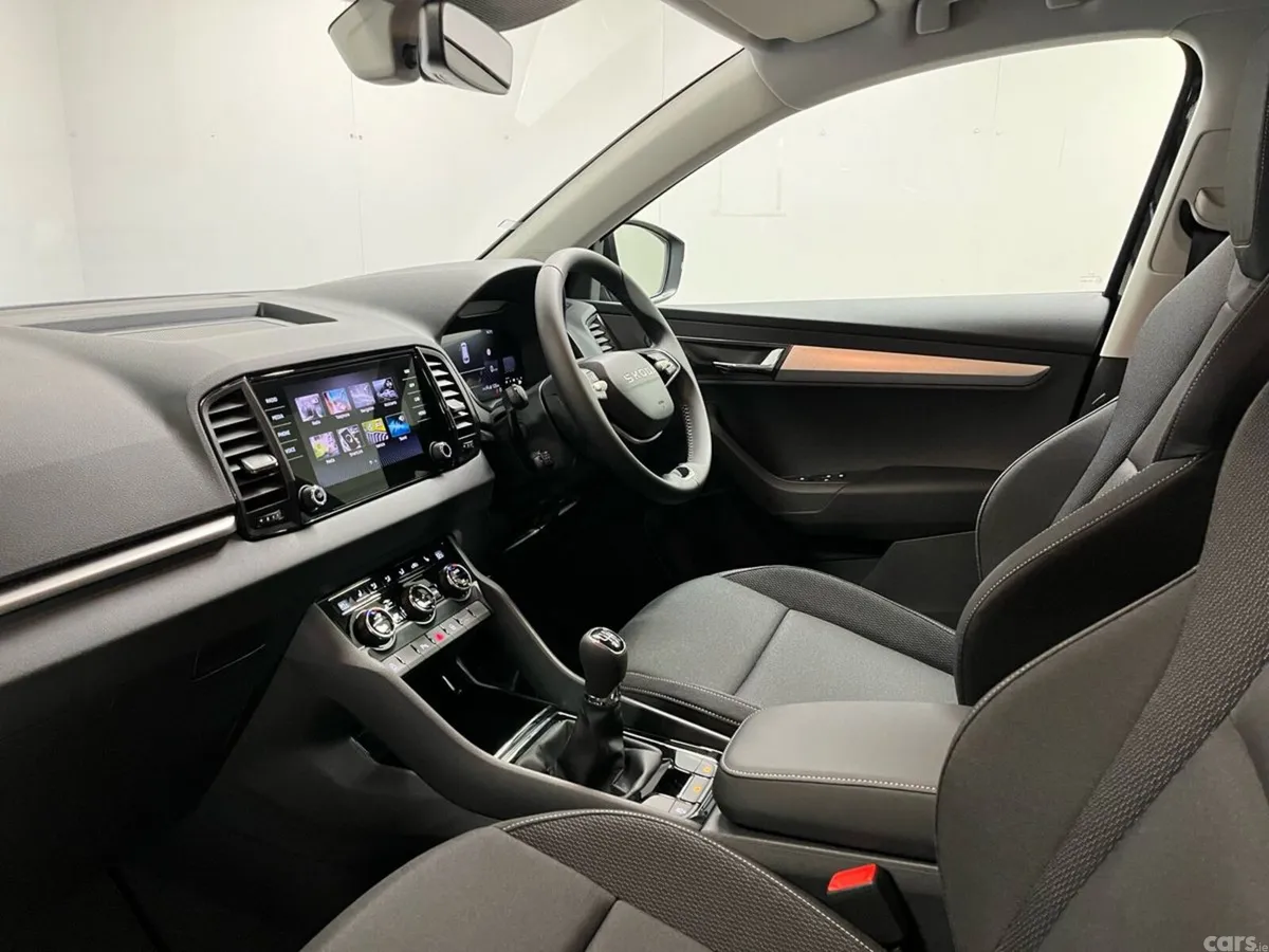 Skoda Karoq SUV, Petrol, 2026, Black