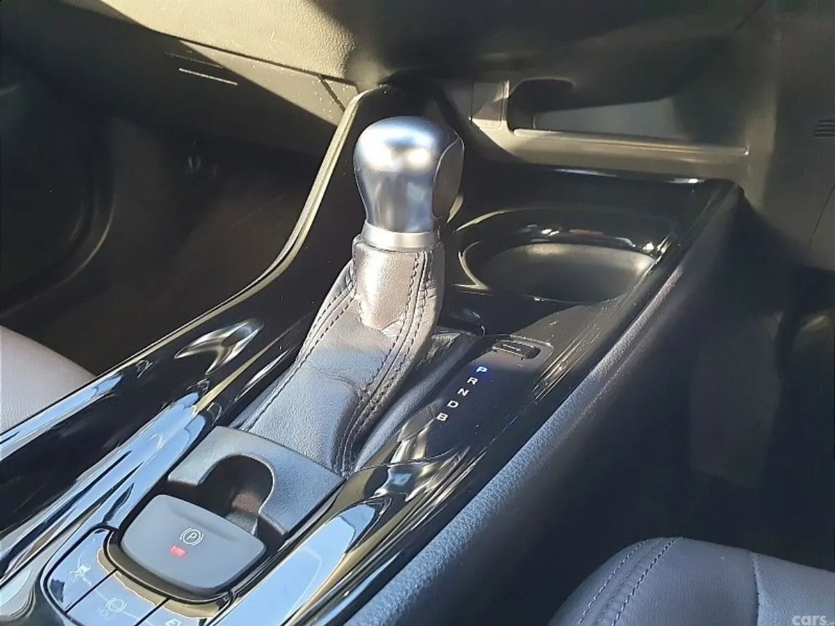 Toyota C-HR SUV, Petrol Hybrid, 2018, Silver