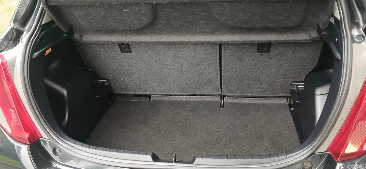 Toyota Yaris Hatchback, Petrol, 2013, Black