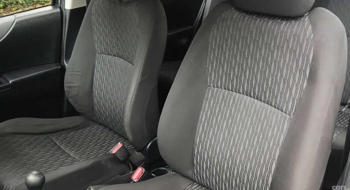 Toyota Yaris Hatchback, Petrol, 2013, Black