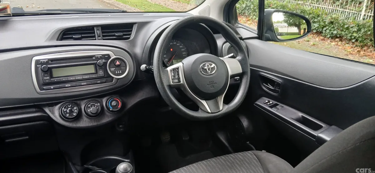 Toyota Yaris Hatchback, Petrol, 2013, Black