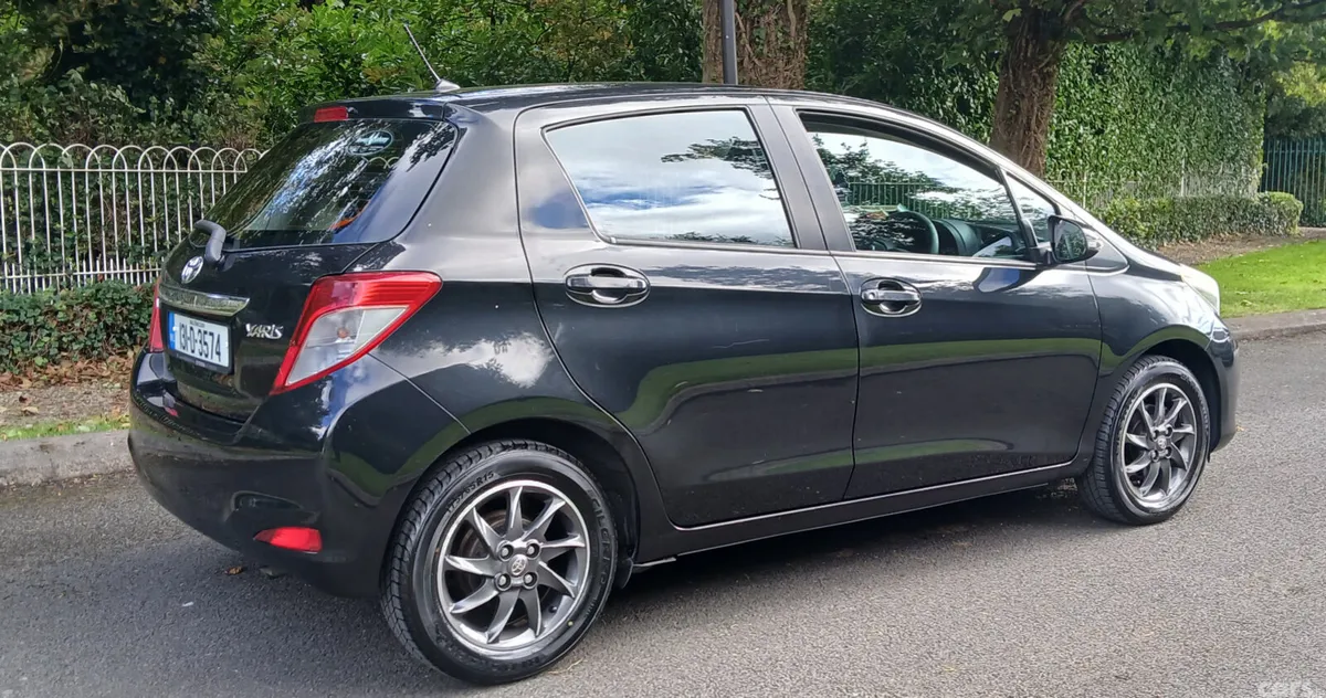 Toyota Yaris Hatchback, Petrol, 2013, Black
