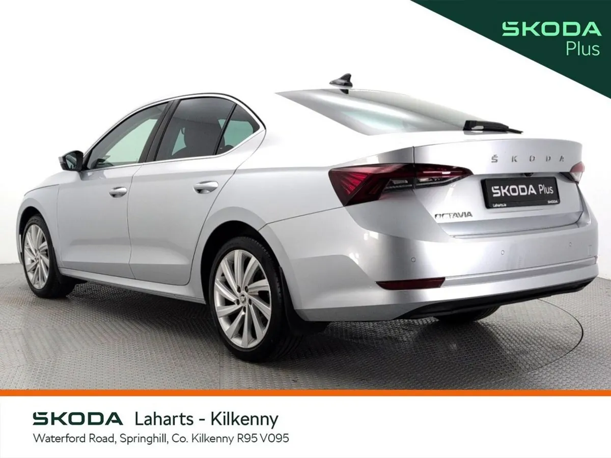 Skoda Octavia Saloon, Petrol, 2024, Silver