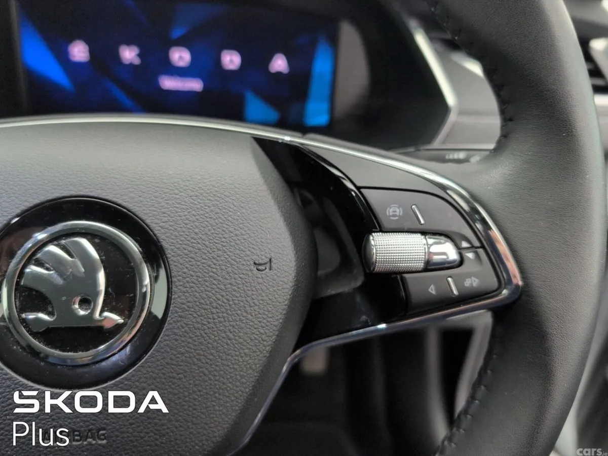 Skoda Octavia Saloon, Petrol, 2024, Silver