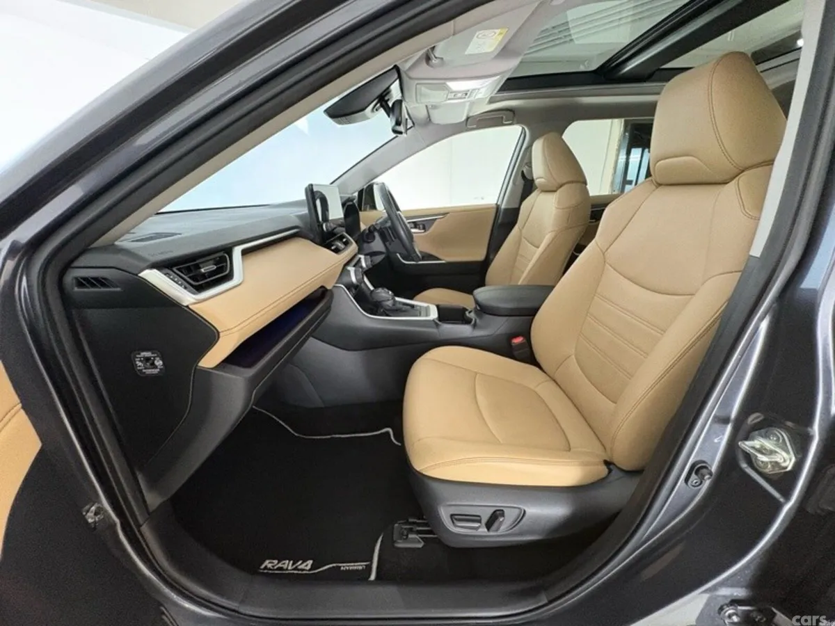 Toyota RAV4 SUV, Petrol Hybrid, 2023, Grey