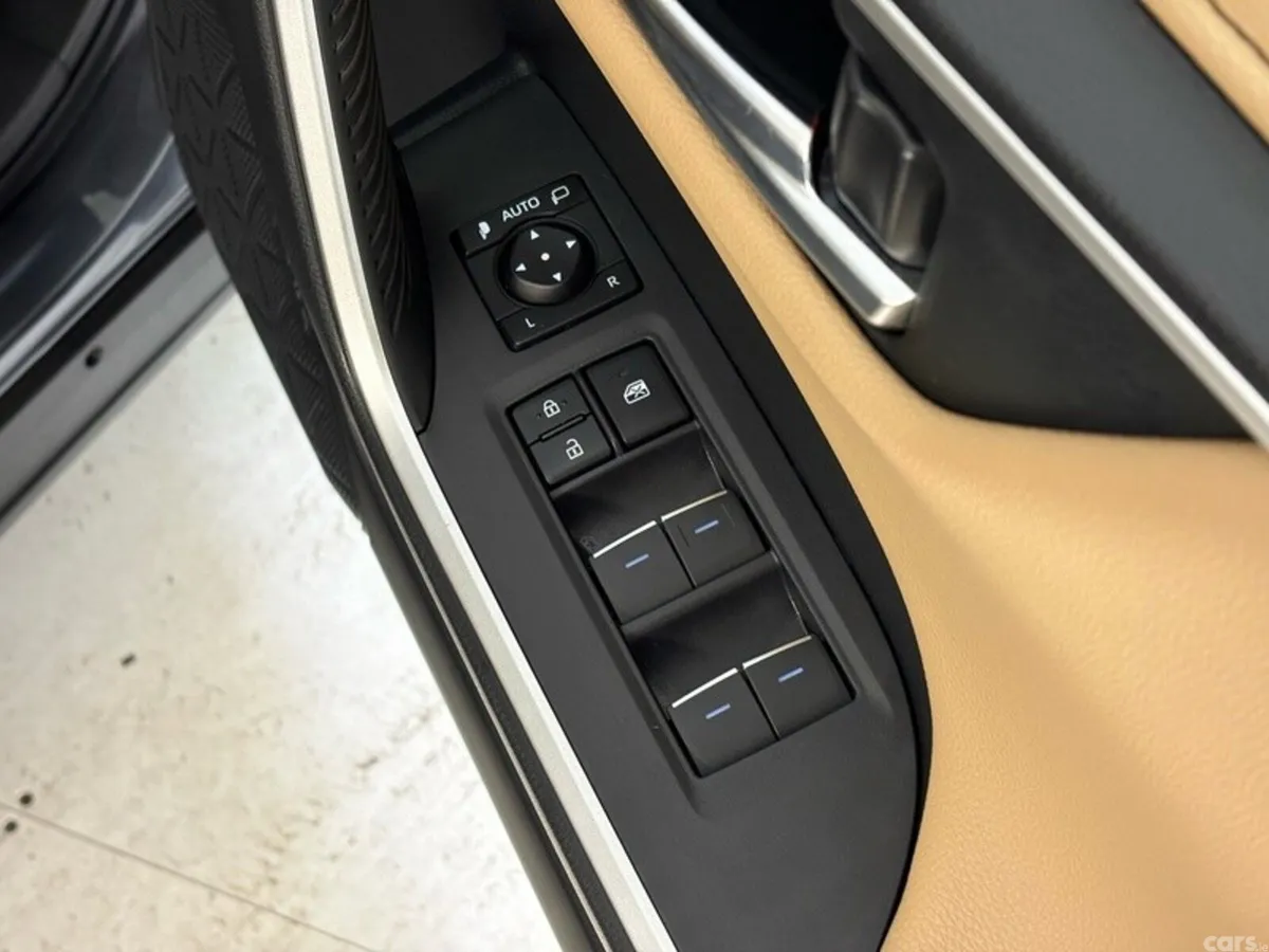 Toyota RAV4 SUV, Petrol Hybrid, 2023, Grey