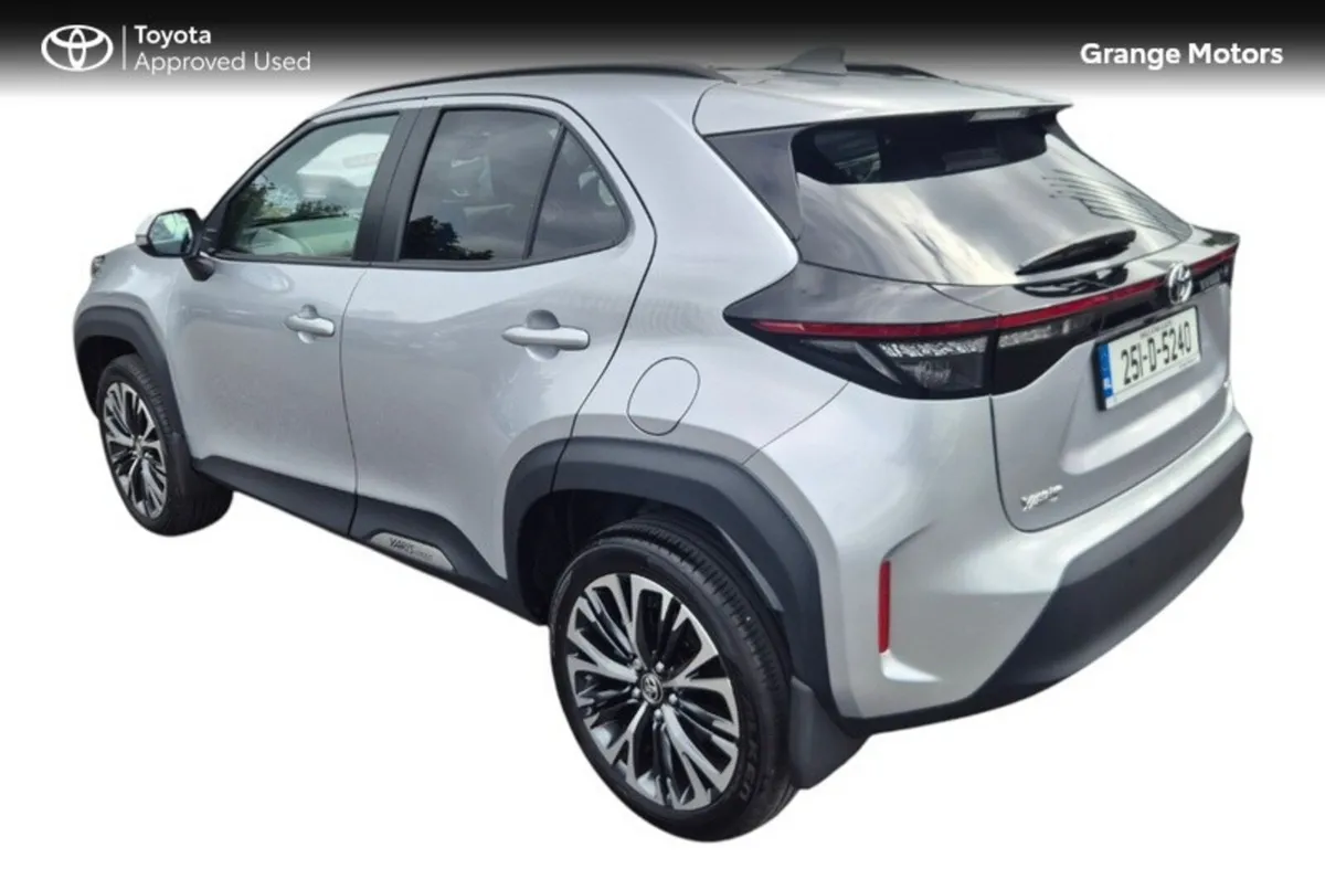 Toyota Yaris Cross Hatchback, Petrol Hybrid, 2025, Silver