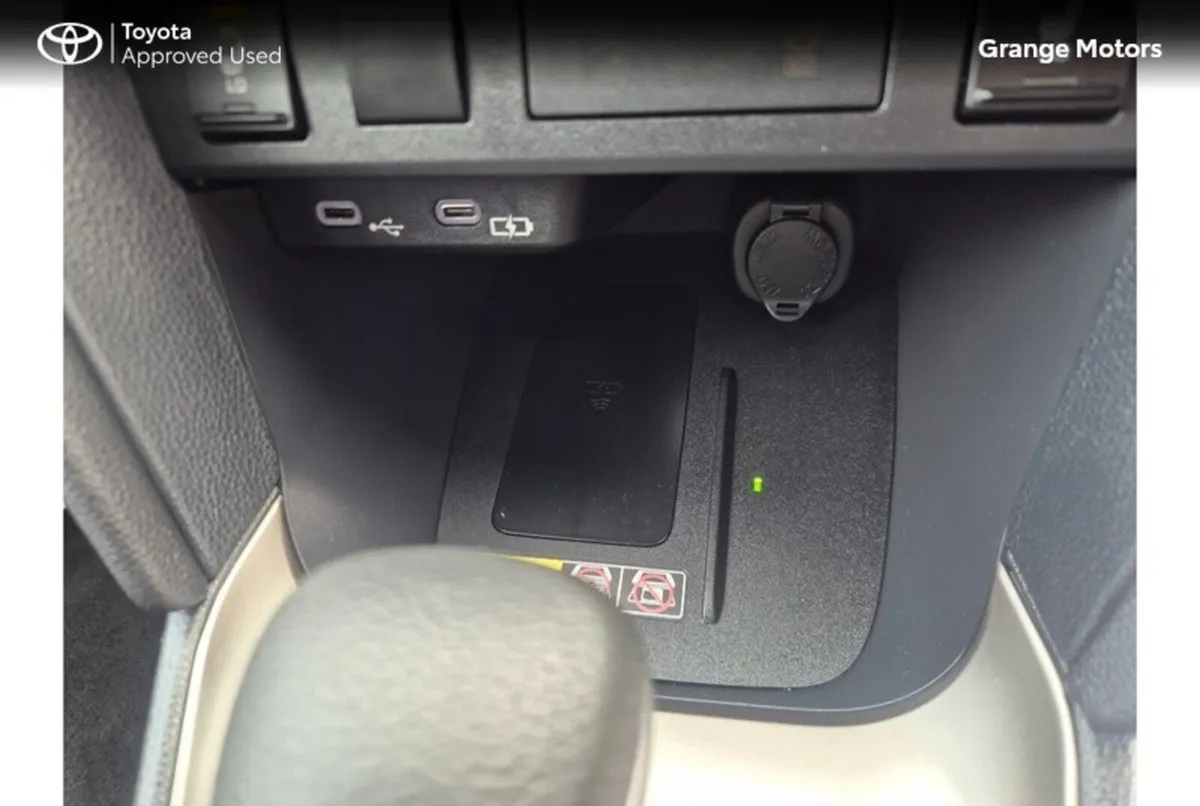 Toyota Yaris Cross Hatchback, Petrol Hybrid, 2025, Silver
