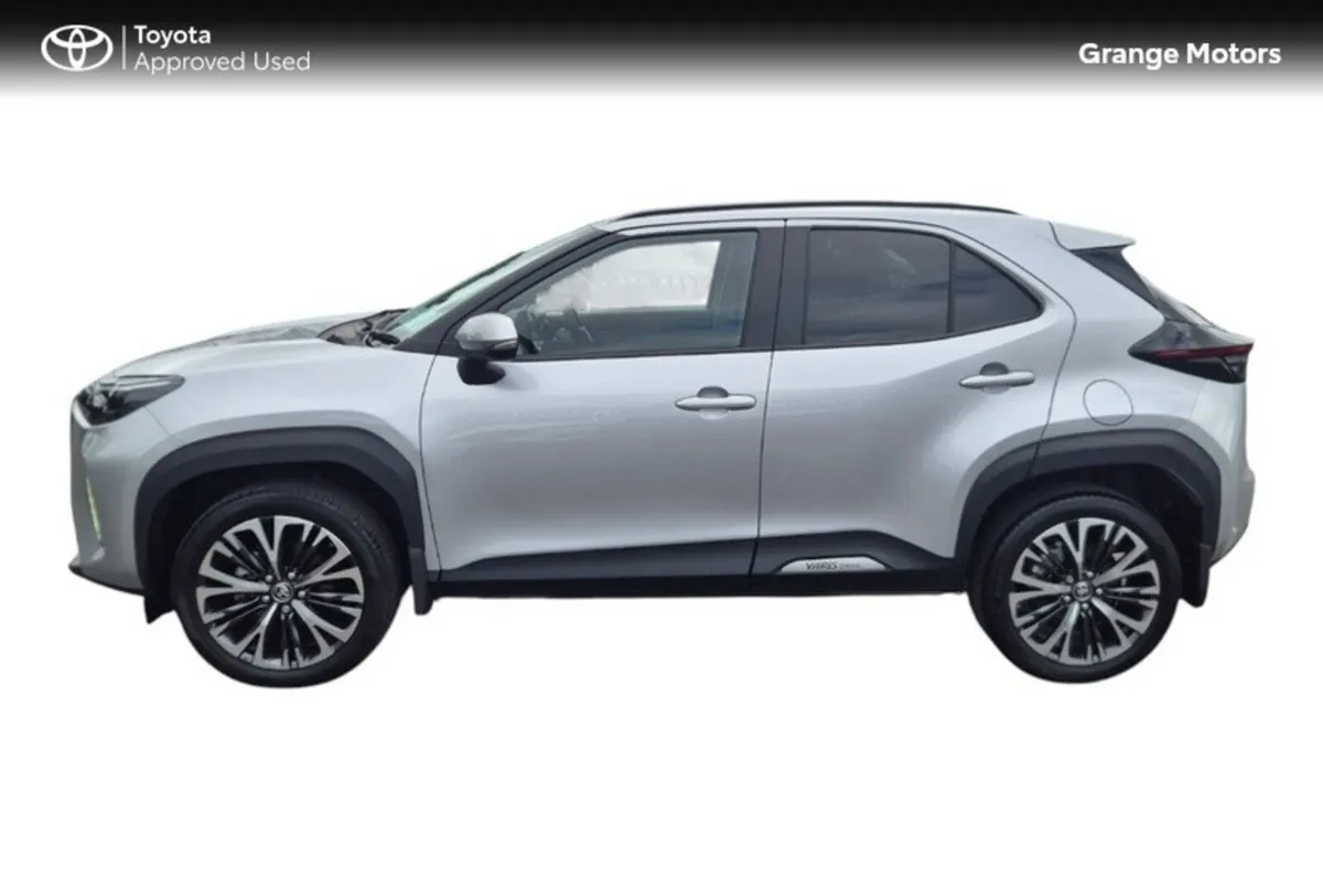 Toyota Yaris Cross Hatchback, Petrol Hybrid, 2025, Silver
