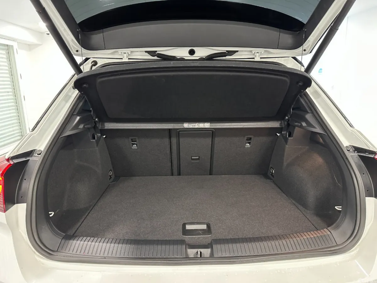 Volkswagen T-Roc SUV, Diesel, 2021, White