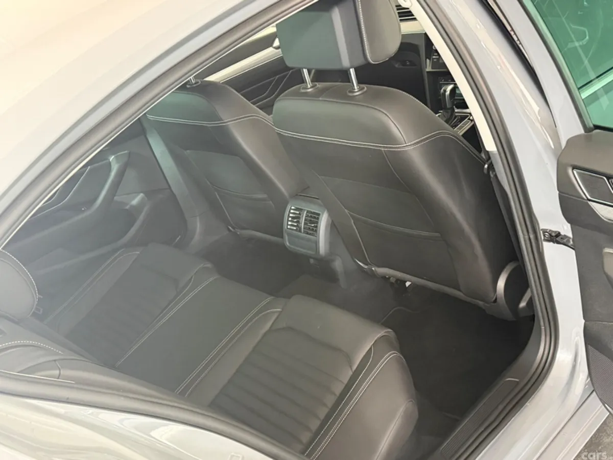 Volkswagen Passat Saloon, Petrol Hybrid, 2022, Grey
