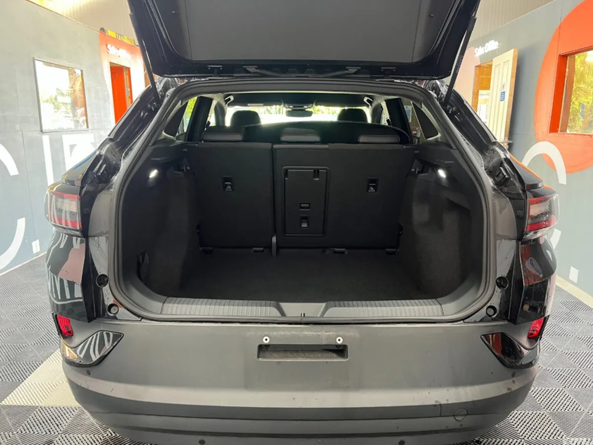 Volkswagen ID.4 SUV, Electric, 2023, Black