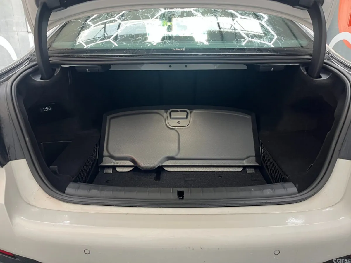 BMW 5-Series Saloon, Unknown, 2021, White