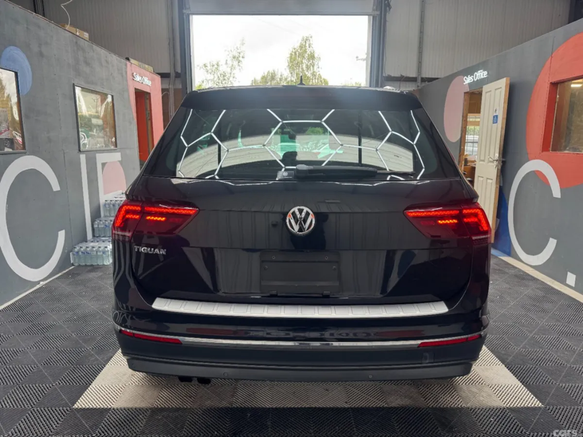 Volkswagen Tiguan SUV, Petrol, 2018, Black