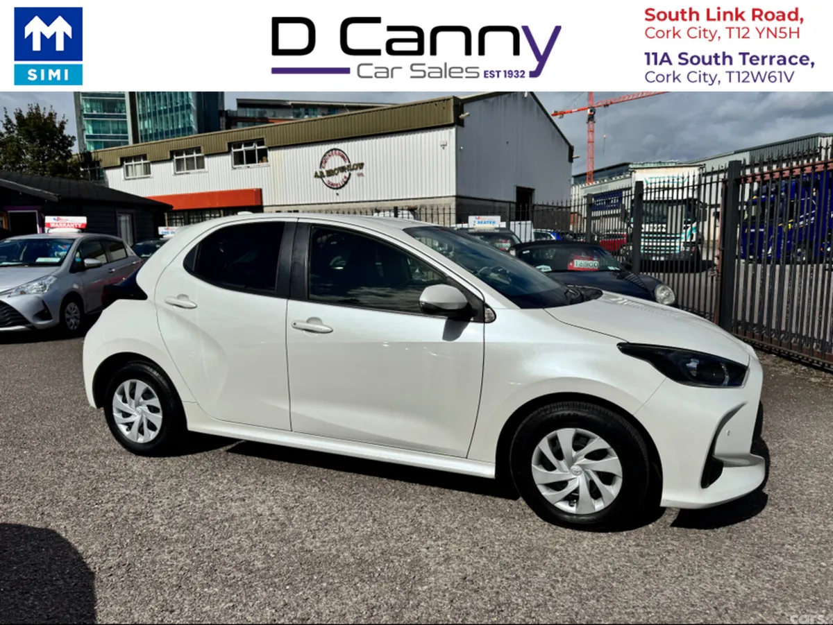 Toyota Yaris Hatchback, Petrol, 2020, White
