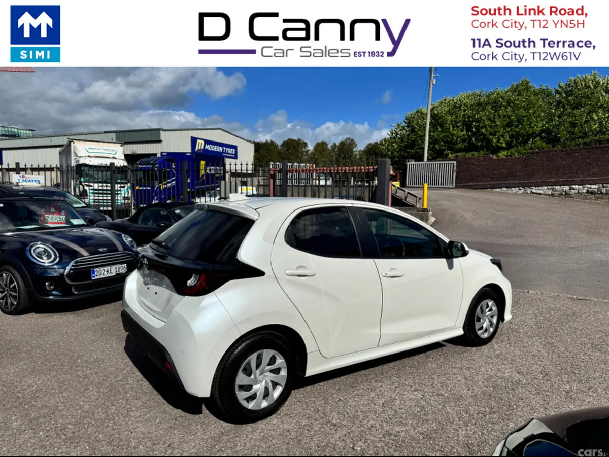 Toyota Yaris Hatchback, Petrol, 2020, White