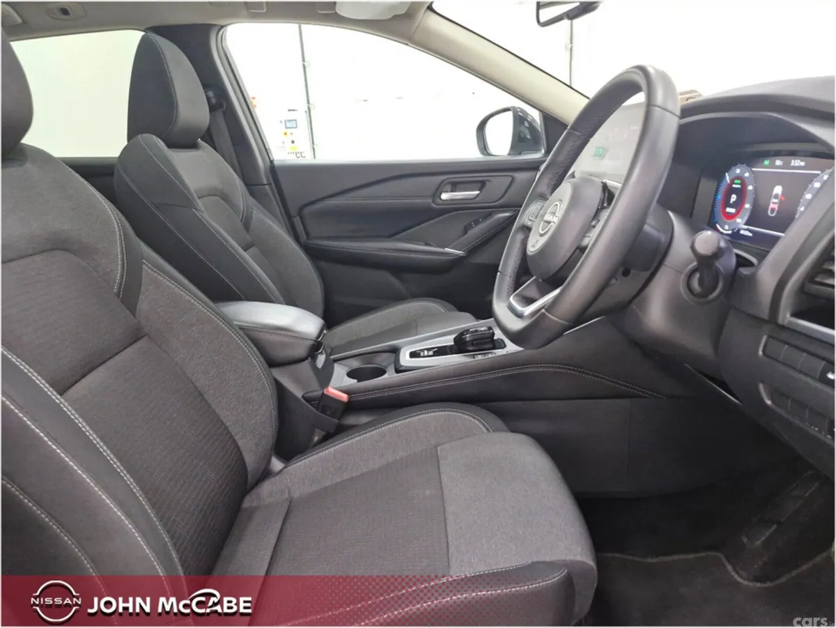 Nissan Qashqai MPV, Petrol Hybrid, 2024, Black