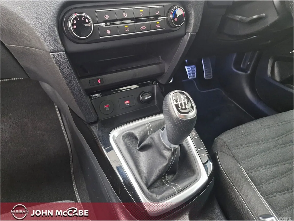 Kia Ceed Hatchback, Petrol, 2024, Orange