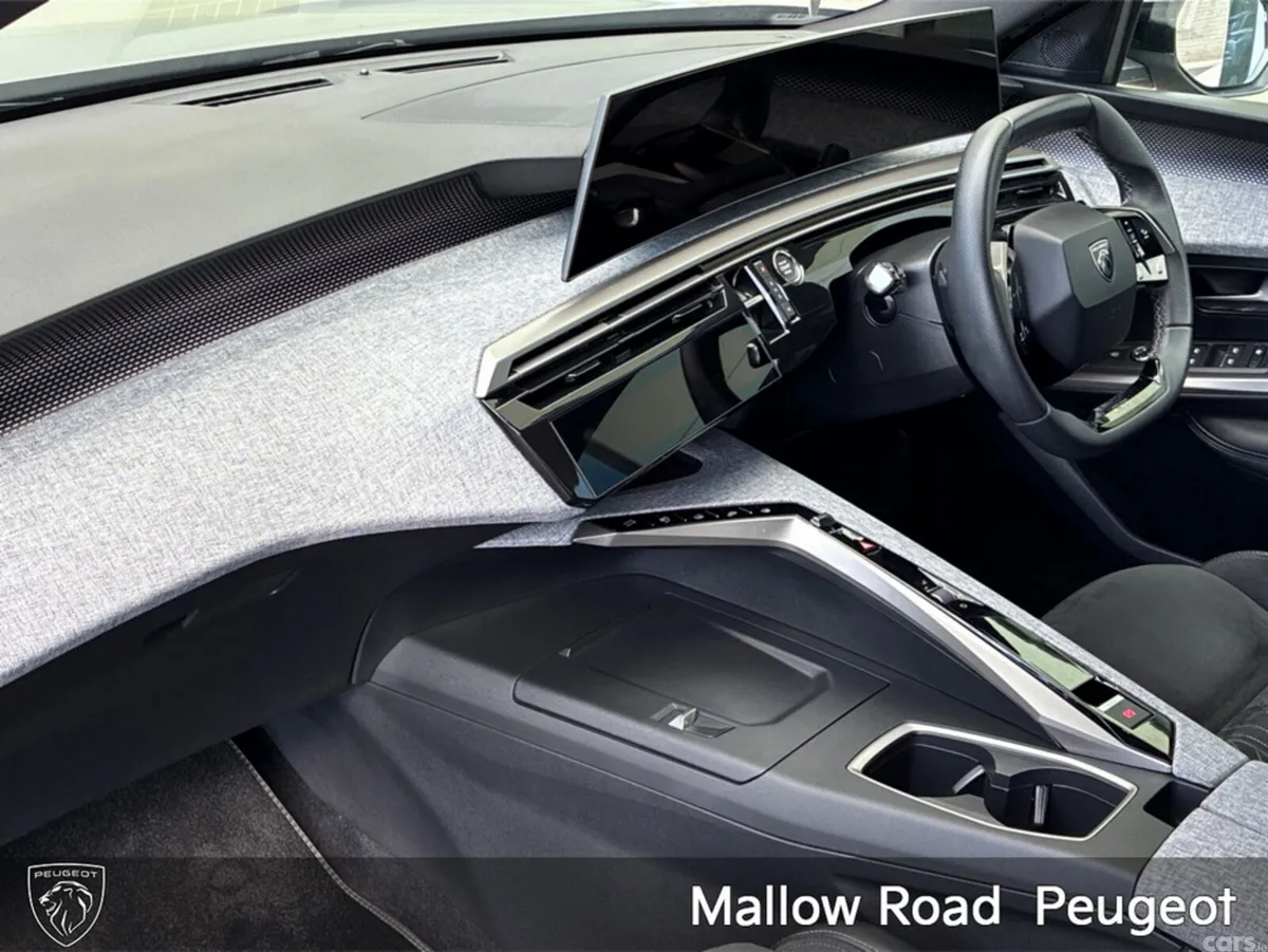 Peugeot 5008 SUV, Petrol Hybrid, 2026, Grey