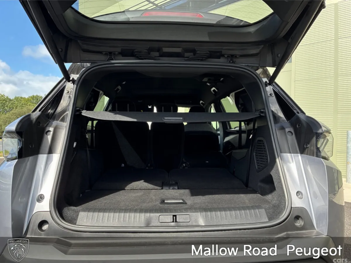 Peugeot 5008 SUV, Petrol Hybrid, 2026, Grey