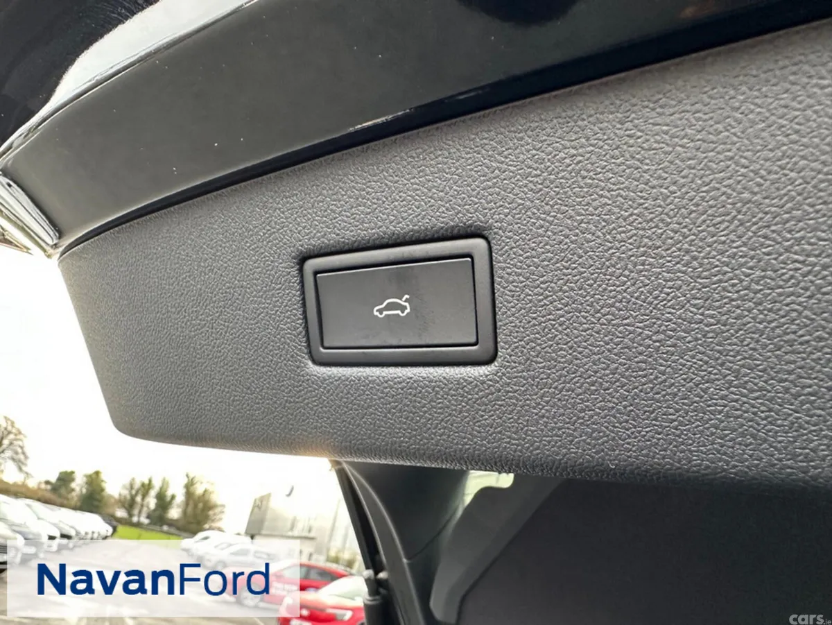 Ford Capri SUV, Electric, 2027, Black