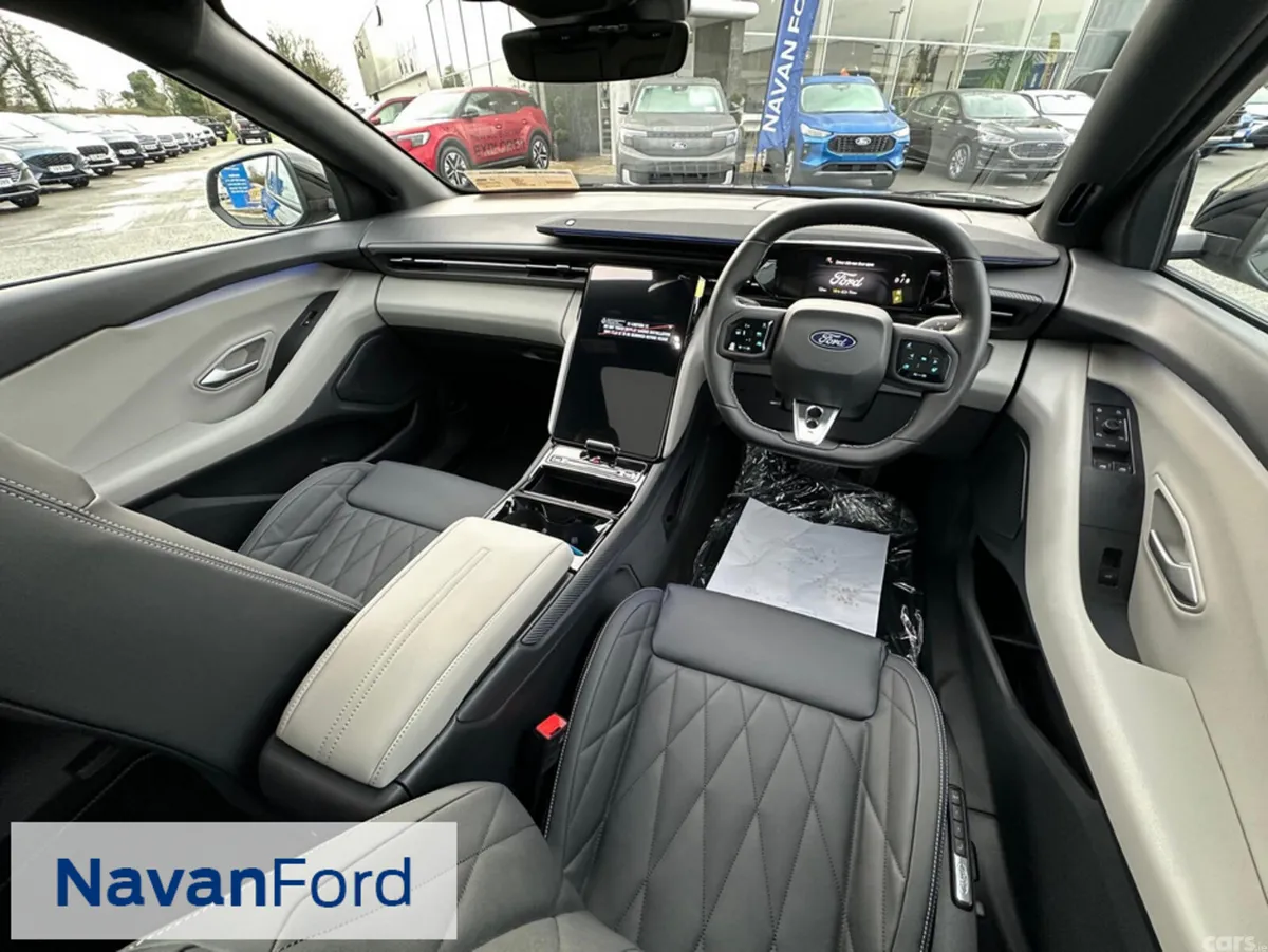 Ford Capri SUV, Electric, 2027, Black