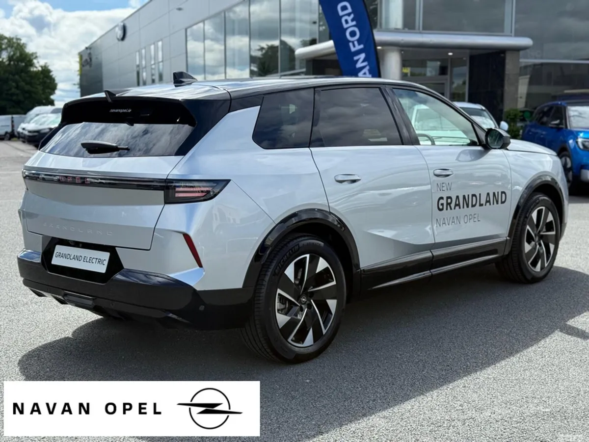 Opel Grandland SUV, Petrol Hybrid, 2027, Silver