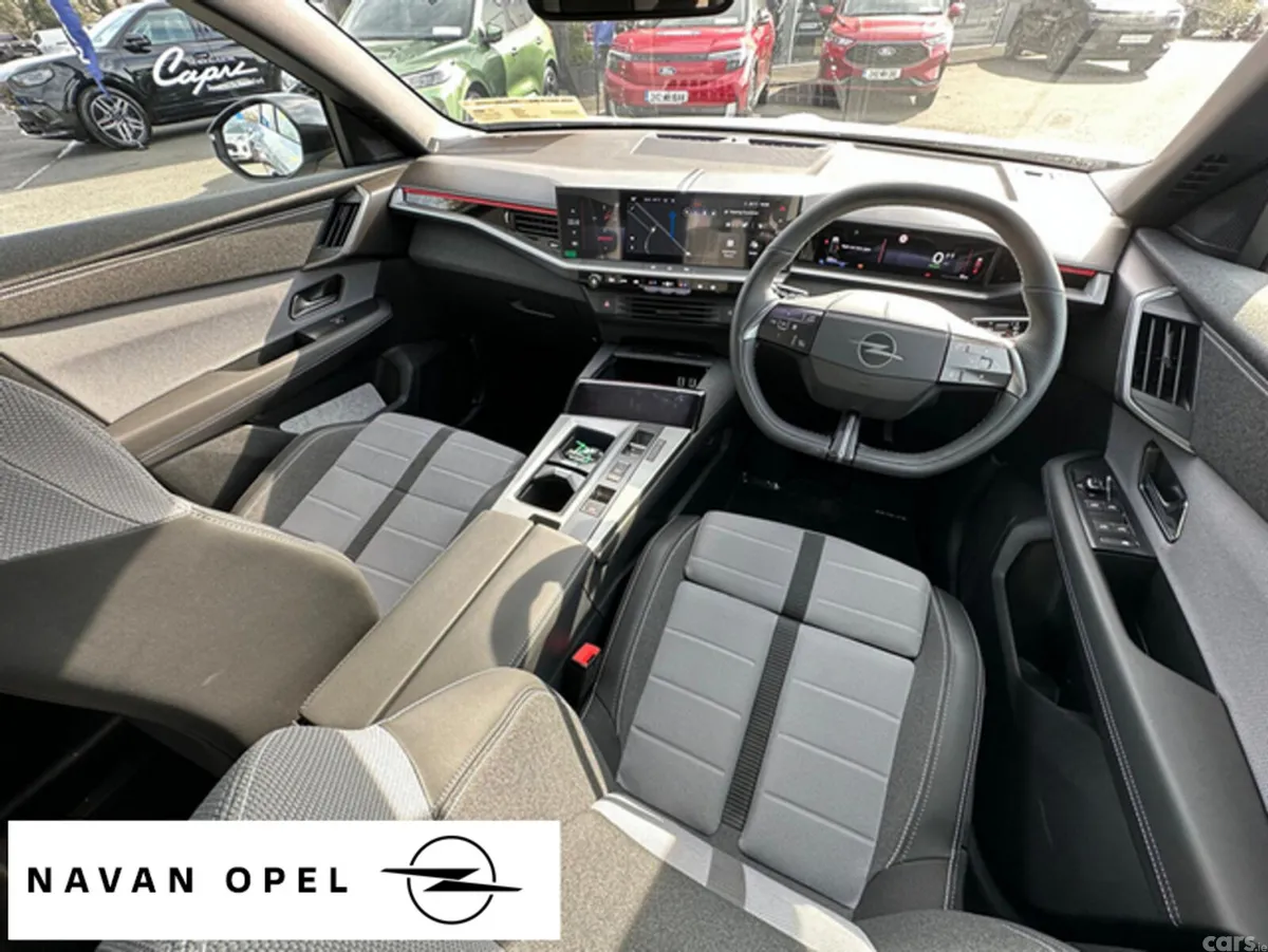 Opel Grandland SUV, Petrol Hybrid, 2027, Silver
