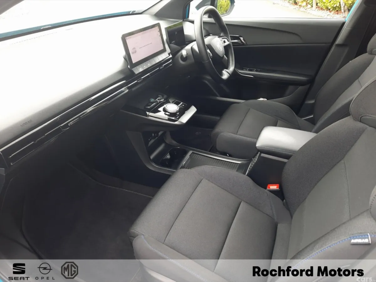 MG MG4 Hatchback, Electric, 2024, Blue